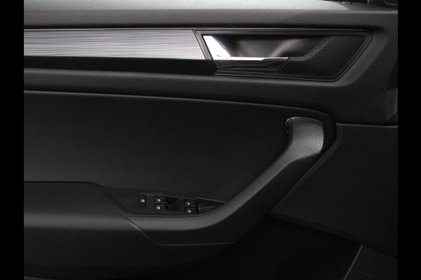 Škoda Kodiaq 1.5 TSI 150pk Automaat Ambition 7 persoons | Navigatie | Climate control | Cruise control | Camera | Lichtmetalen velgen | Parkeer sensoren | Stoelverwarming voor