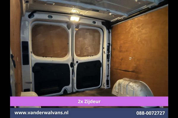 Renault Trafic 1.6 dCi 126pk L2H1 Euro6 Airco | 2x Zijdeur | Camera | Trekhaak | Cruisecontrol Parkeersensoren, bijrijdersbank Renault Trafic 1.6 dCi 126pk L2H1 Euro6 Airco | 2x Zijdeur | Camera | Trekhaak | Cruisecontrol Parkeersensoren, bijrijdersbank