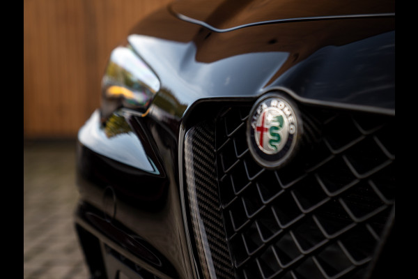 Alfa Romeo Giulia 2.9 V6 Quadrifoglio | Adapt. cruise | Harman/Kardon | CarPlay Alfa Romeo Giulia 2.9 V6 Quadrifoglio | Adapt. cruise | Harman/Kardon | CarPlay