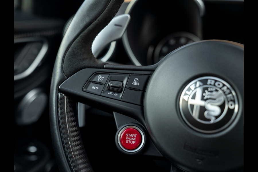 Alfa Romeo Giulia 2.9 V6 Quadrifoglio | Adapt. cruise | Harman/Kardon | CarPlay Alfa Romeo Giulia 2.9 V6 Quadrifoglio | Adapt. cruise | Harman/Kardon | CarPlay