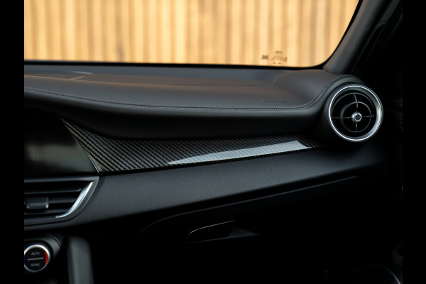 Alfa Romeo Giulia 2.9 V6 Quadrifoglio | Adapt. cruise | Harman/Kardon | CarPlay Alfa Romeo Giulia 2.9 V6 Quadrifoglio | Adapt. cruise | Harman/Kardon | CarPlay