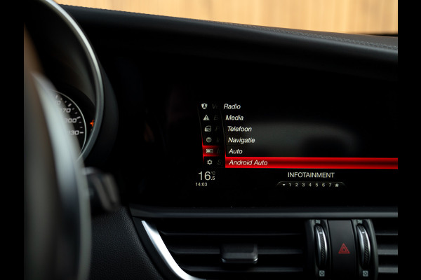 Alfa Romeo Giulia 2.9 V6 Quadrifoglio | Adapt. cruise | Harman/Kardon | CarPlay Alfa Romeo Giulia 2.9 V6 Quadrifoglio | Adapt. cruise | Harman/Kardon | CarPlay
