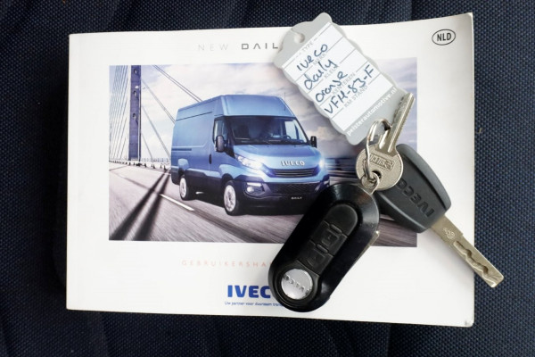 Iveco Daily 35C14 136pk Open Laadbak met laadklep en trekhaak 3500kg 02-2020 Iveco Daily 35C14 136pk Open Laadbak met laadklep en trekhaak 3500kg 02-2020