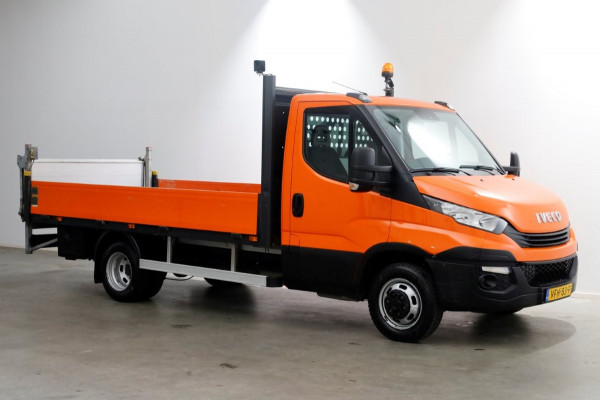 Iveco Daily 35C14 136pk Open Laadbak met laadklep en trekhaak 3500kg 02-2020 Iveco Daily 35C14 136pk Open Laadbak met laadklep en trekhaak 3500kg 02-2020