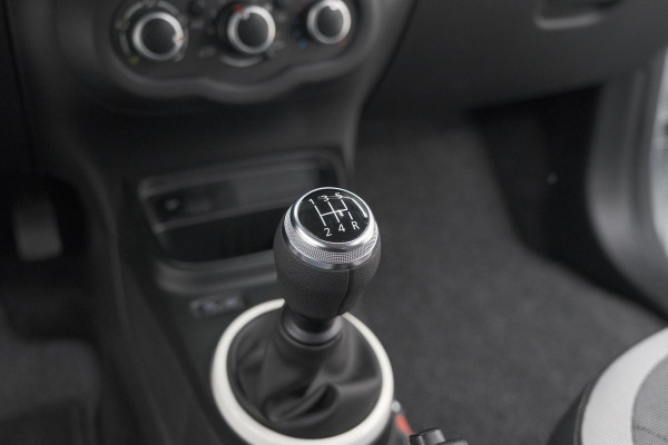 Renault Twingo 1.0 SCe Collection | Cruise Control |  Airco | Bluetooth Radio Renault Twingo 1.0 SCe Collection | Cruise Control |  Airco | Bluetooth Radio