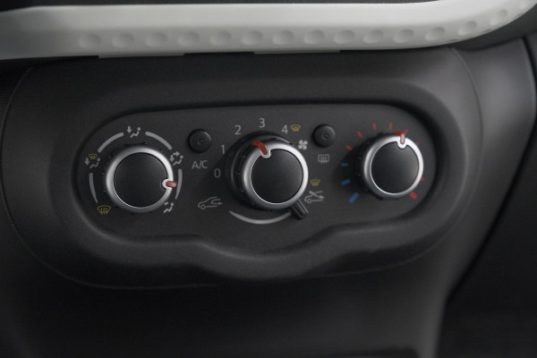 Renault Twingo 1.0 SCe Collection | Cruise Control |  Airco | Bluetooth Radio Renault Twingo 1.0 SCe Collection | Cruise Control |  Airco | Bluetooth Radio