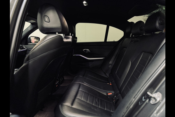 BMW 3-serie 320i High Ex. M-Sport ShadowLine | 19" | Leder | Trekhaak BMW 3-serie 320i High Ex. M-Sport ShadowLine | 19" | Leder | Trekhaak