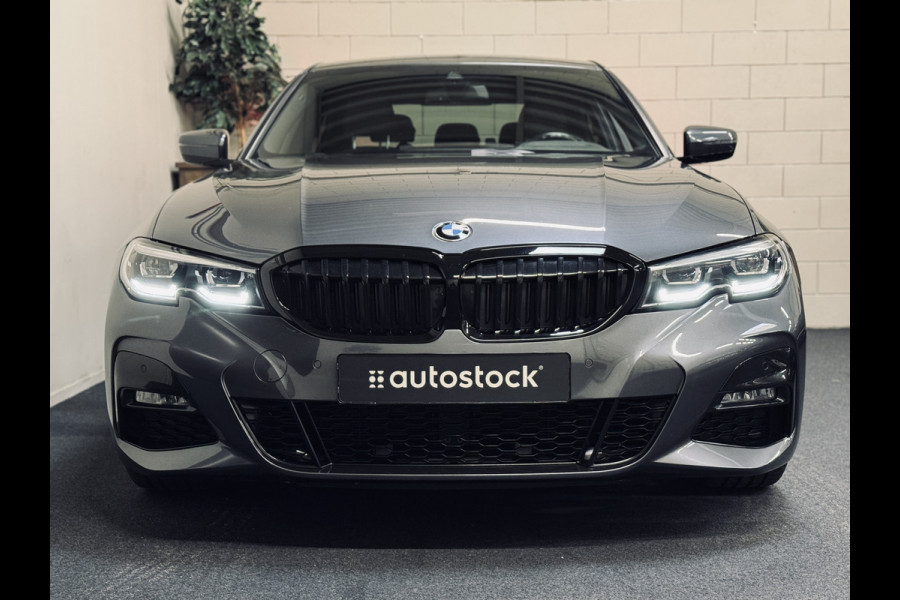 BMW 3-serie 320i High Ex. M-Sport ShadowLine | 19" | Leder | Trekhaak BMW 3-serie 320i High Ex. M-Sport ShadowLine | 19" | Leder | Trekhaak