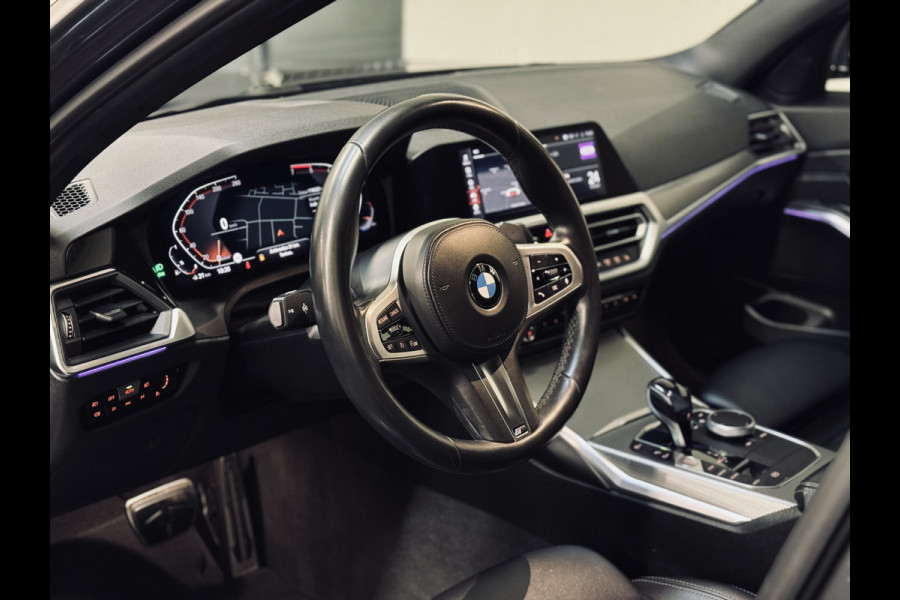 BMW 3-serie 320i High Ex. M-Sport ShadowLine | 19" | Leder | Trekhaak BMW 3-serie 320i High Ex. M-Sport ShadowLine | 19" | Leder | Trekhaak