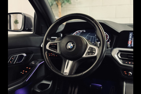 BMW 3-serie 320i High Ex. M-Sport ShadowLine | 19" | Leder | Trekhaak BMW 3-serie 320i High Ex. M-Sport ShadowLine | 19" | Leder | Trekhaak