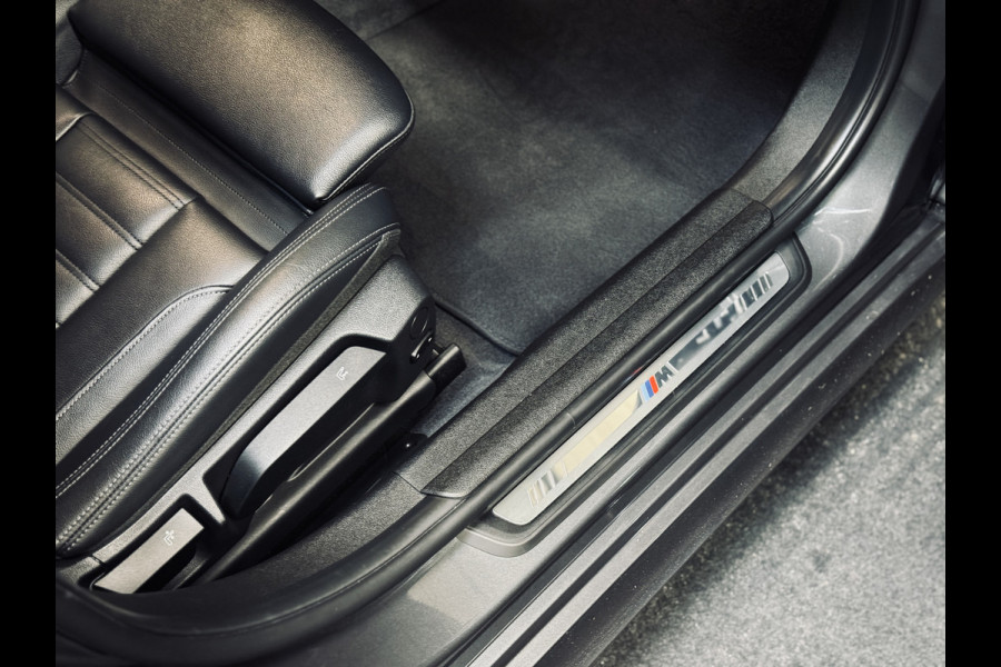 BMW 3-serie 320i High Ex. M-Sport ShadowLine | 19" | Leder | Trekhaak BMW 3-serie 320i High Ex. M-Sport ShadowLine | 19" | Leder | Trekhaak