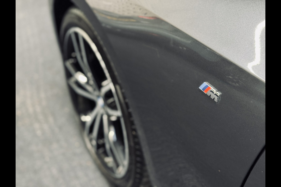 BMW 3-serie 320i High Ex. M-Sport ShadowLine | 19" | Leder | Trekhaak BMW 3-serie 320i High Ex. M-Sport ShadowLine | 19" | Leder | Trekhaak