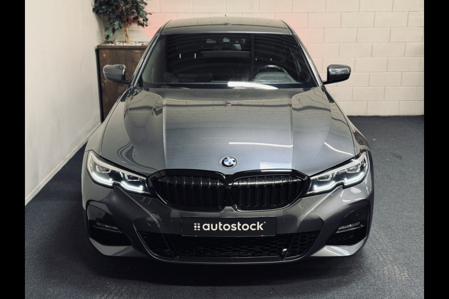 BMW 3-serie 320i High Ex. M-Sport ShadowLine | 19" | Leder | Trekhaak BMW 3-serie 320i High Ex. M-Sport ShadowLine | 19" | Leder | Trekhaak