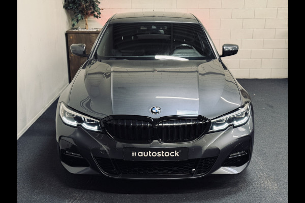BMW 3-serie 320i High Ex. M-Sport ShadowLine | 19" | Leder | Trekhaak BMW 3-serie 320i High Ex. M-Sport ShadowLine | 19" | Leder | Trekhaak