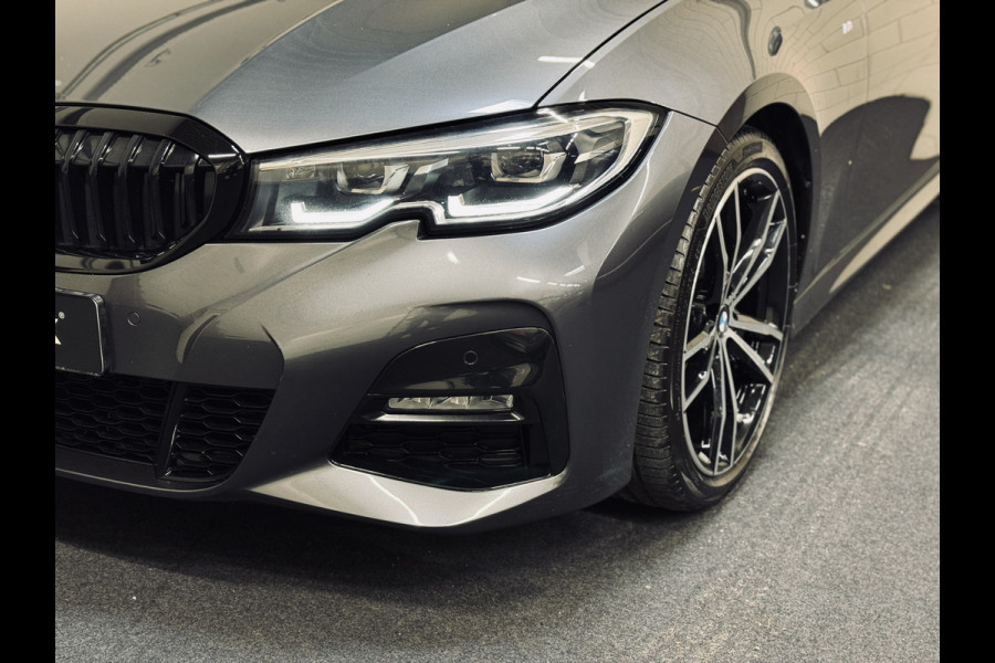 BMW 3-serie 320i High Ex. M-Sport ShadowLine | 19" | Leder | Trekhaak BMW 3-serie 320i High Ex. M-Sport ShadowLine | 19" | Leder | Trekhaak