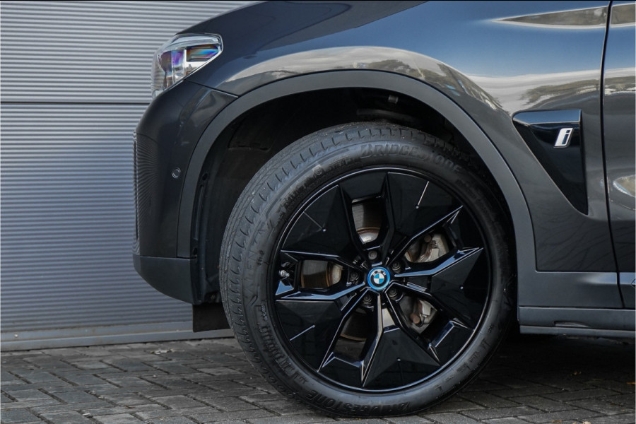 BMW iX3 High Executive 80 kWh Pano ACC HUD H&K Elek Trekhaak 1e Eig