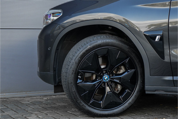 BMW iX3 High Executive 80 kWh Pano ACC HUD H&K Elek Trekhaak 1e Eig
