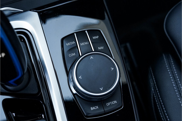 BMW iX3 High Executive 80 kWh Pano ACC HUD H&K Elek Trekhaak 1e Eig