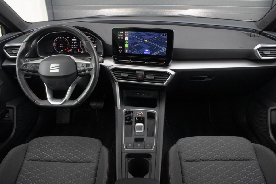 Seat Leon 1.4 TSI eHybrid PHEV FR Bus.Int. PANO CAMERA ACC CARPLAY Seat Leon 1.4 TSI eHybrid PHEV FR Bus.Int. PANO CAMERA ACC CARPLAY