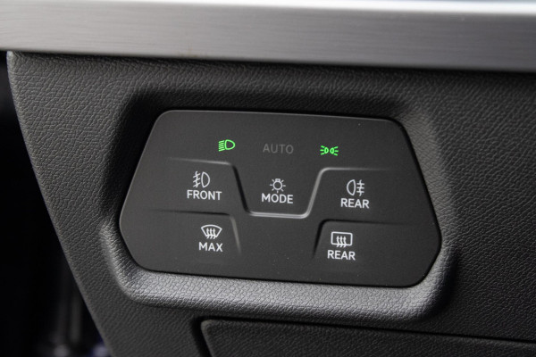 Seat Leon 1.4 TSI eHybrid PHEV FR Bus.Int. PANO CAMERA ACC CARPLAY Seat Leon 1.4 TSI eHybrid PHEV FR Bus.Int. PANO CAMERA ACC CARPLAY