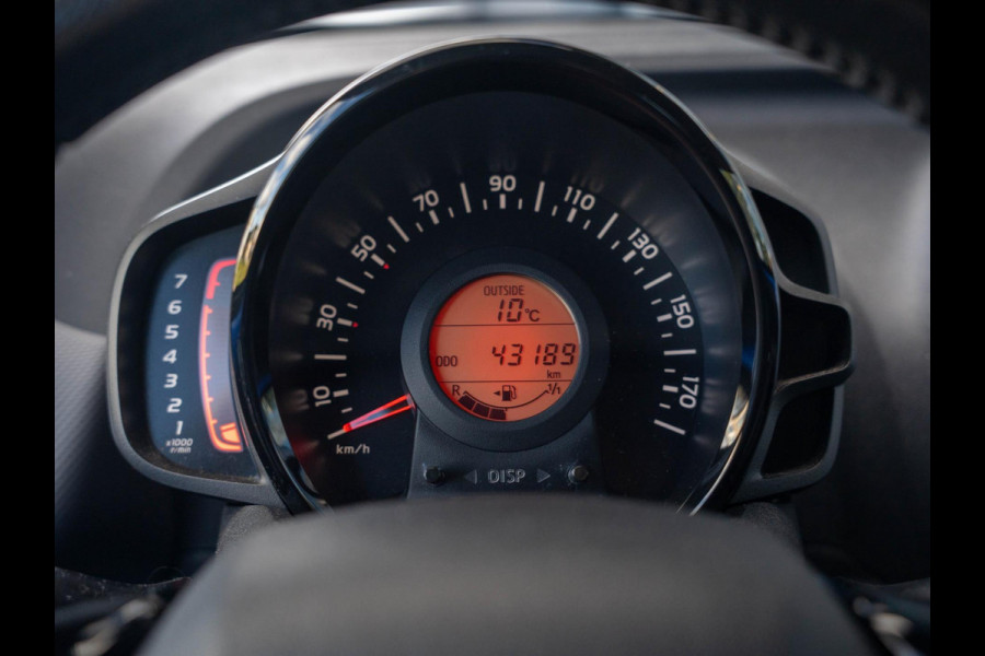 Peugeot 108 1.0 e-VTi Active / Camera / Carplay / Airco Peugeot 108 1.0 e-VTi Active / Camera / Carplay / Airco