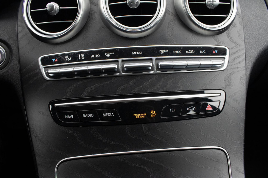 Mercedes-Benz C200d Elektr/Verwarm Stoel Camera Trekhaak Mercedes-Benz C200d Elektr/Verwarm Stoel Camera Trekhaak