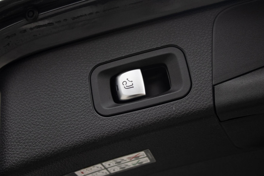 Mercedes-Benz C200d Elektr/Verwarm Stoel Camera Trekhaak Mercedes-Benz C200d Elektr/Verwarm Stoel Camera Trekhaak