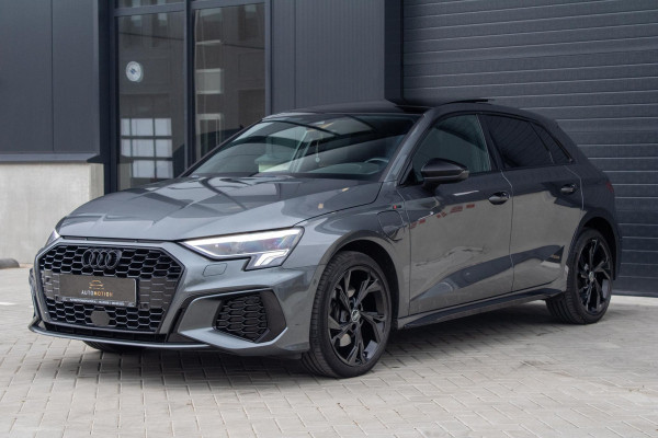Audi A3 Sportback 40 TFSIe S Comp. S3 PANO B&O S line Camera Dode hoek Audi A3 Sportback 40 TFSIe S Comp. S3 PANO B&O S line Camera Dode hoek