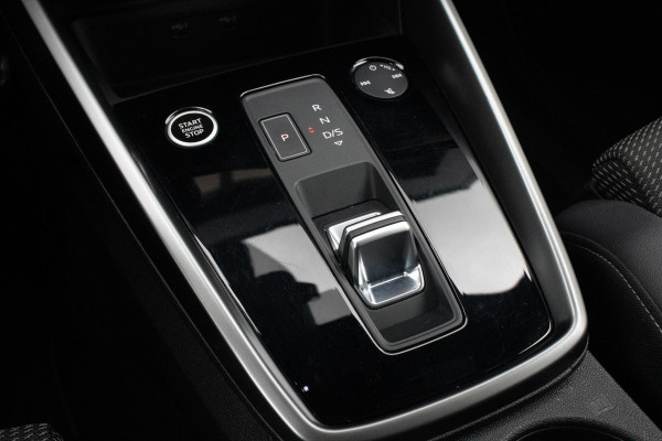 Audi A3 Sportback 40 TFSIe S Comp. S3 PANO B&O S line Camera Dode hoek Audi A3 Sportback 40 TFSIe S Comp. S3 PANO B&O S line Camera Dode hoek