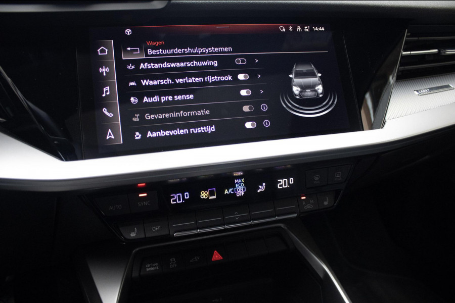 Audi A3 Sportback 40 TFSI e | Pano | Cam Leder | Carplay | Sfeerverlichting Audi A3 Sportback 40 TFSI e | Pano | Cam Leder | Carplay | Sfeerverlichting