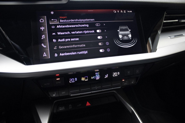 Audi A3 Sportback 40 TFSI e | Pano | Cam Leder | Carplay | Sfeerverlichting Audi A3 Sportback 40 TFSI e | Pano | Cam Leder | Carplay | Sfeerverlichting