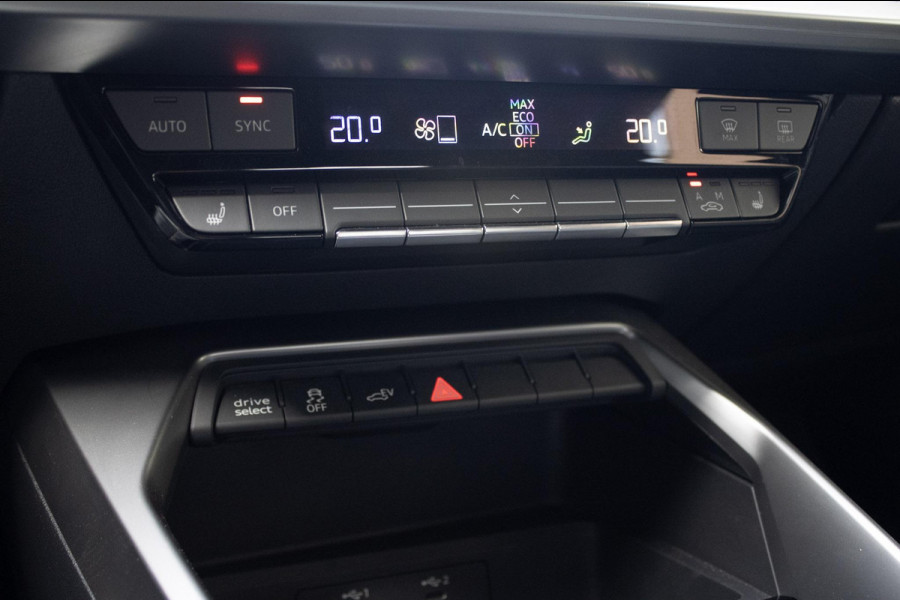 Audi A3 Sportback 40 TFSI e | Pano | Cam Leder | Carplay | Sfeerverlichting Audi A3 Sportback 40 TFSI e | Pano | Cam Leder | Carplay | Sfeerverlichting