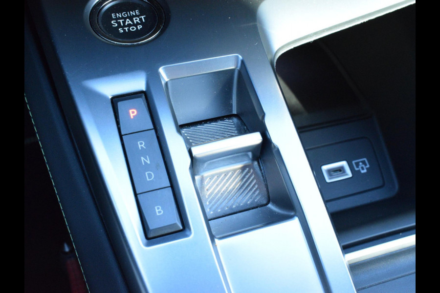 Peugeot 408 1.6 HYbrid GT 225 EAT8 First Edition SCHUIF- KANTELDAK | NAVI & CARPLAY | CAMERA MET SENSOREN | E.C.C. |