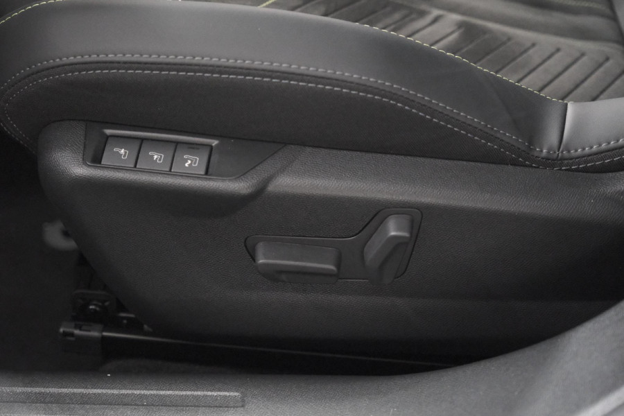 Peugeot 2008 PureTech 130 EAT8 GT | 360 Camera | Stoelmassage | Adaptieve Cruise Control | Dodehoekdetectie