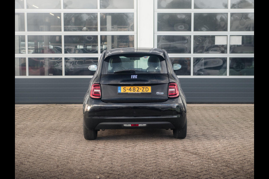 Fiat 500E 42 kWh | 17% Bijtelling | Camera | Keyless | PDC | BSM | Clima | Cruise | Apple Carplay