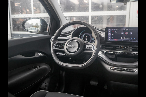 Fiat 500E 42 kWh | 17% Bijtelling | Camera | Keyless | PDC | BSM | Clima | Cruise | Apple Carplay