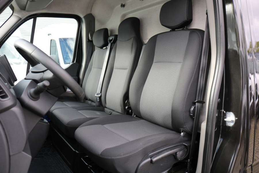 Renault Master T35 2.3 dCi 180pk L3H2 Energy Work Edition Renault Master T35 2.3 dCi 180pk L3H2 Energy Work Edition