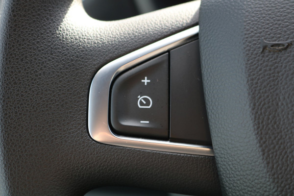 Renault Master T35 2.3 dCi 180pk L3H2 Energy Work Edition Renault Master T35 2.3 dCi 180pk L3H2 Energy Work Edition