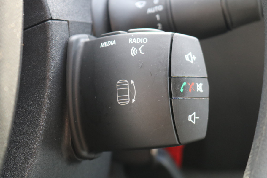 Renault Master T35 2.3 dCi 180pk L3H2 Energy Work Edition Renault Master T35 2.3 dCi 180pk L3H2 Energy Work Edition