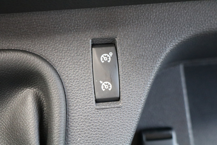 Renault Master T35 2.3 dCi 180pk L3H2 Energy Work Edition Renault Master T35 2.3 dCi 180pk L3H2 Energy Work Edition