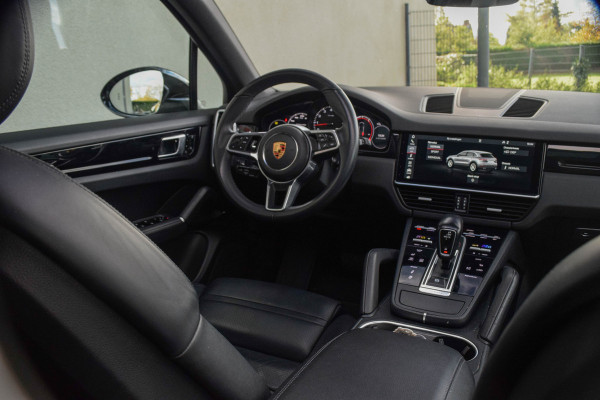 Porsche Cayenne 3.0 / Full Wrap/ Luchtvering/ Cruise Control/ Virtual Cockpit/ Trekhaak/ 250kW (340PK)