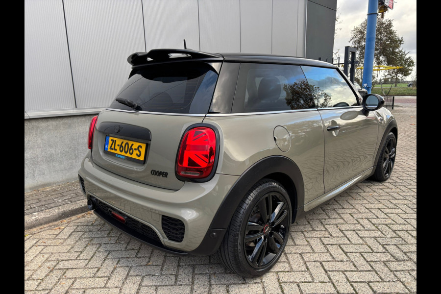 MINI Mini 1.5 Cooper / JCW Pakket / Piano Black / Carplay MINI Mini 1.5 Cooper / JCW Pakket / Piano Black / Carplay