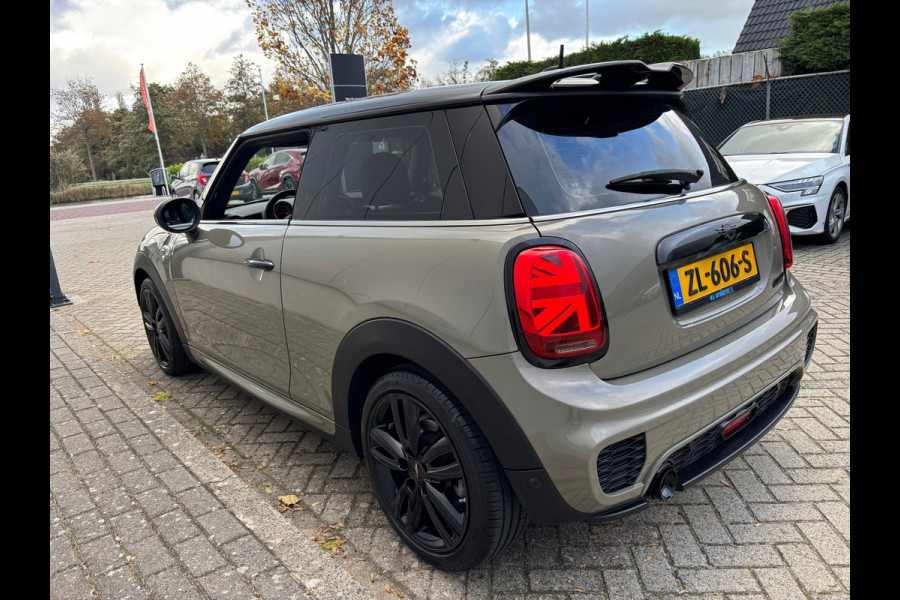 MINI Mini 1.5 Cooper / JCW Pakket / Piano Black / Carplay MINI Mini 1.5 Cooper / JCW Pakket / Piano Black / Carplay