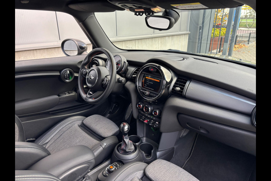 MINI Mini 1.5 Cooper / JCW Pakket / Piano Black / Carplay MINI Mini 1.5 Cooper / JCW Pakket / Piano Black / Carplay