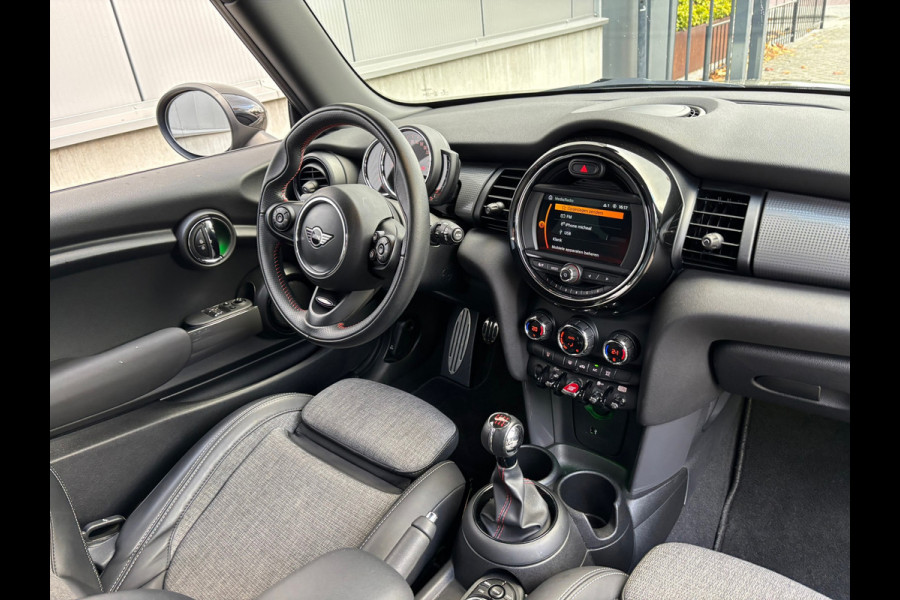 MINI Mini 1.5 Cooper / JCW Pakket / Piano Black / Carplay MINI Mini 1.5 Cooper / JCW Pakket / Piano Black / Carplay