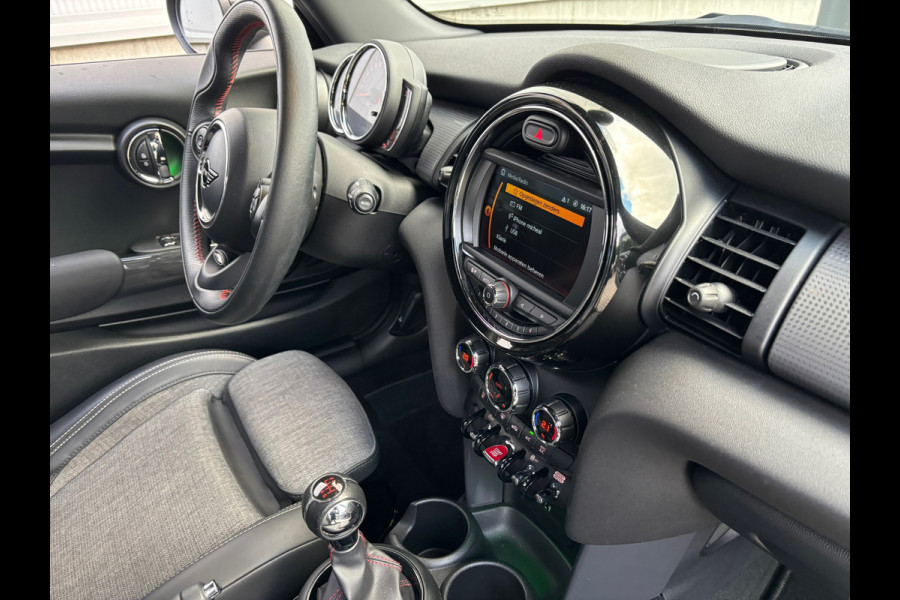 MINI Mini 1.5 Cooper / JCW Pakket / Piano Black / Carplay MINI Mini 1.5 Cooper / JCW Pakket / Piano Black / Carplay