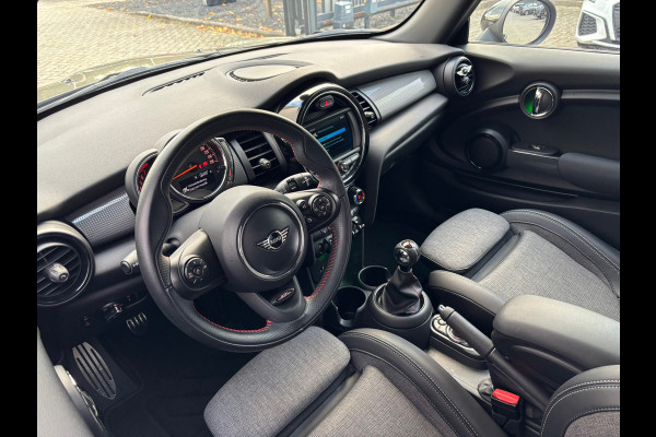 MINI Mini 1.5 Cooper / JCW Pakket / Piano Black / Carplay MINI Mini 1.5 Cooper / JCW Pakket / Piano Black / Carplay