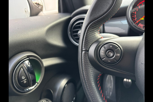 MINI Mini 1.5 Cooper / JCW Pakket / Piano Black / Carplay MINI Mini 1.5 Cooper / JCW Pakket / Piano Black / Carplay