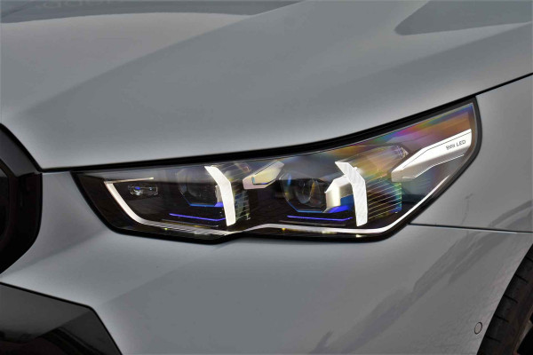 BMW 5 Serie 530e M-Sport Pano ACC 360 H/K Stoel-vent Brooklyngrau BMW 5 Serie 530e M-Sport Pano ACC 360 H/K Stoel-vent Brooklyngrau