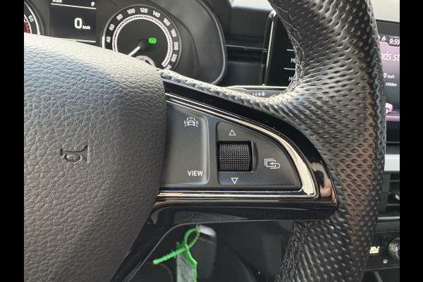 Škoda Kamiq 1.0 TSI 115pk DSG Sport Business CLIMA/CRUISE/DAB/CARPLAY/PDC/TREKHAAK